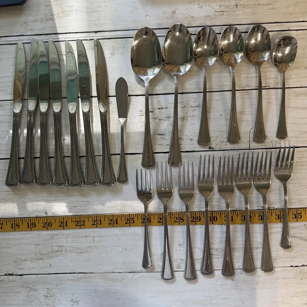 Oneida Rogers 1881 Stainless Needlepoint Beaded Artistry Flatware Set Lot of 22